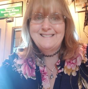 Meet your Posher, Becky